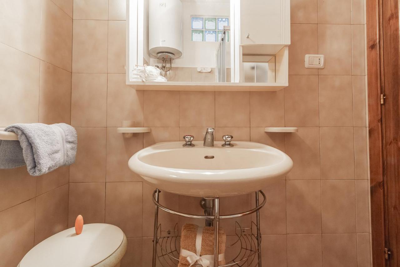 Relax Family House Al Mare Apartment Isola Rossa Exterior foto