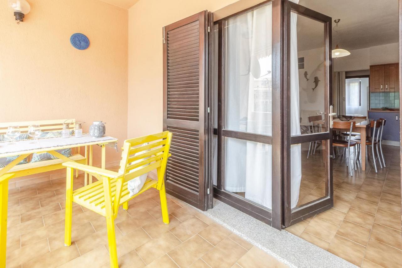 Relax Family House Al Mare Apartment Isola Rossa Exterior foto
